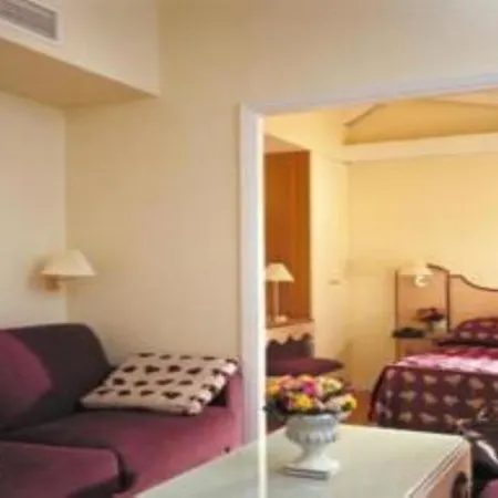 Hotel Suites Unic Renoir Saint-Germain-2